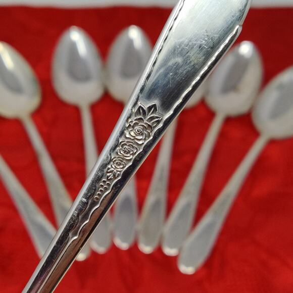 8 Pc Tsp Wm Rogers & Son 1940s Gardenia Silver Plate Flatware Table Spoons - Picture 1 of 14